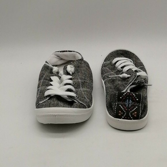 Womens Lace Up Flat Sneaker Grey Quilted EUR 39 NEW - Picture 3 of 8